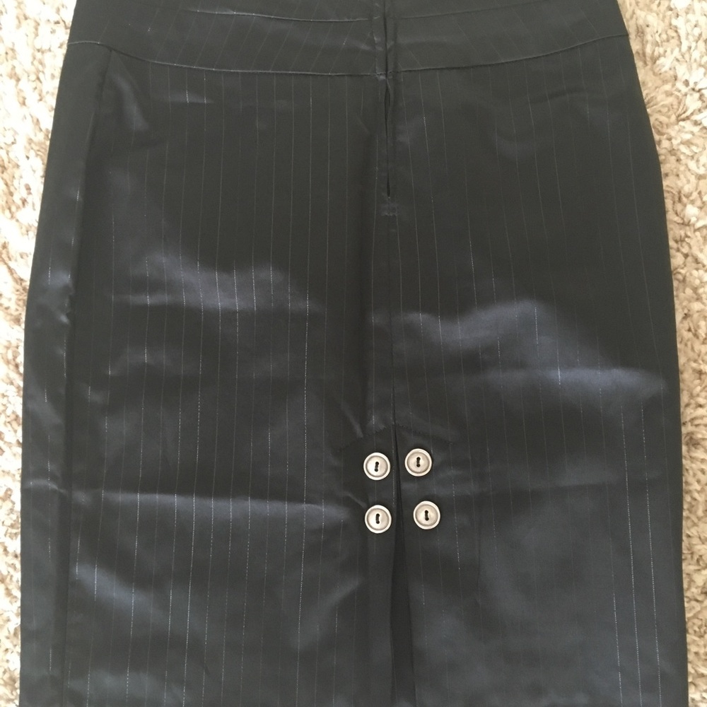 Pin stripes office skirt